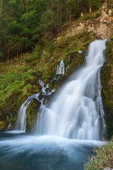Fototapeta na wymiar Wasserfall am Jaunpass