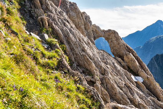 Fototapeta Dragons (Zmeilor) window in Fagaras mountains