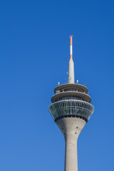 Fernsehturm Düsseldorf, Copyspace links © Stephan Walochnik