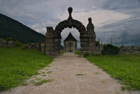 Path leading to Soteska Manor and Hudicev turn