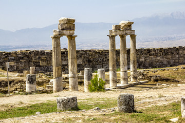 Fototapeta na wymiar View of the ruins of the ancient city of Hierapolis.