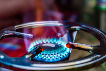 Nahaufnahme von der Falmme eines Gaskochers