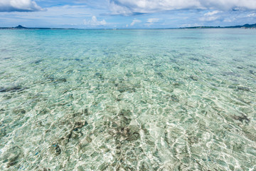 沖縄　水納島のビーチ