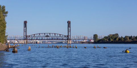 Obraz premium Steel bridge over the WIllamette river view from St. Johns Bridge