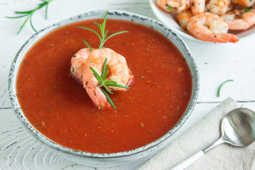 tomato soup with prawns