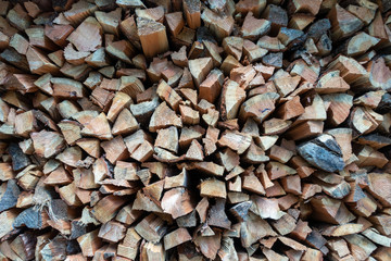 積み上げた薪