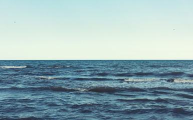 Fototapeta premium Skyline over the sea, clear sky
