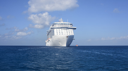 Fototapeta na wymiar Cruise Ship Princess Regal