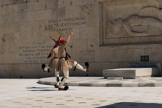Syntagma - zmiana warty w Atenach