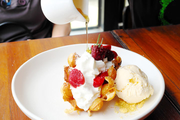 Waffle cream berry with ice cream