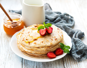 Delicious pancakes with strawberry