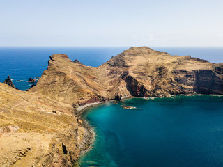 Blick aus der Luft auf Steilküste von Madeira