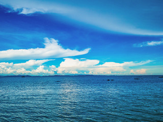 Amazing Idyllic ocean and Cloudy sky with endless horizon in vacation time