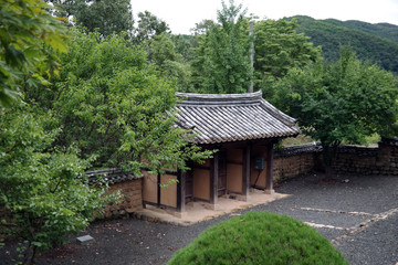 Fototapeta na wymiar Mukgyeseowon Confucian Academy 