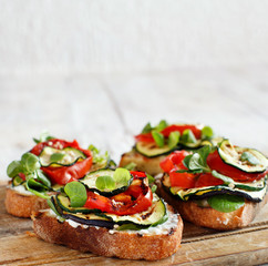 Sandwich with grilled vegetables