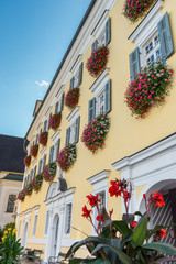 Fototapeta na wymiar Hausfassade in Sankt Wolfgang am Wolfgangsee, Österreich