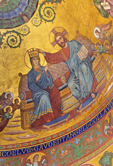 Obraz na płótnie Canvas MODENA, ITALY - APRIL 14, 2018: The Coronation of Virgin Mary fresco in byzantine style in main apse of Duomo by Forti and Migliorini from 19. cent.