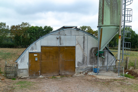 Poultry barn or shed in France near Pionsat