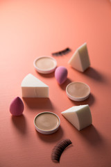 Makeup Schwämme, Beauty Blender, Camouflage Pfännchen und künstliche Wimpern