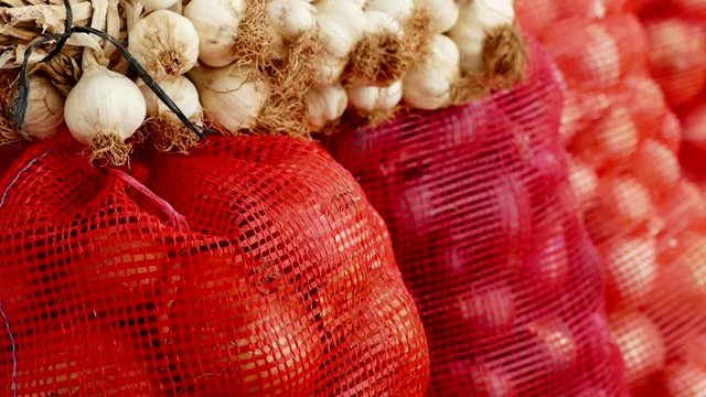 natural garlic and onion in large quantities, in sack.

