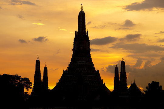 Beautiful Landmark of Bangkok, Thailand. This is Wat Arun temple during sunset.