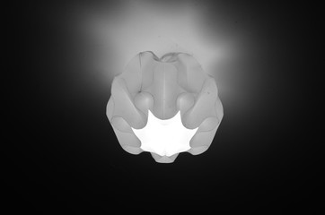 Candelabro blanco y negro