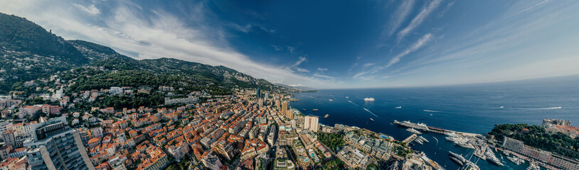 Fototapeta premium Góry w Monako Riwiera miejska Monte-Carlo Drone lato zdjęcie Panorama drona z wirtualnej rzeczywistości Air 360 vr