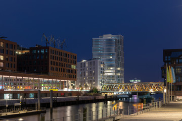 Fototapeta na wymiar Hamburg city at night
