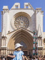 Human castles in front of a cathedral