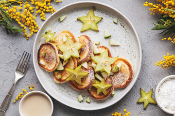 pancakes with carom and pear