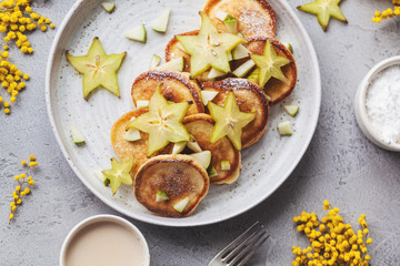 pancakes with carom and pear