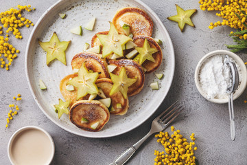 pancakes with carom and pear