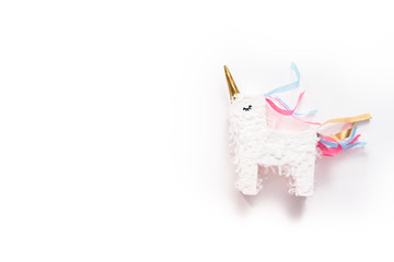 Unicorn pinata © arinahabich