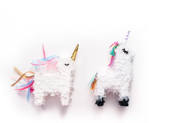 Unicorn pinata © arinahabich