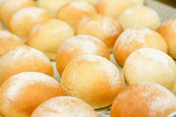 画面いっぱいに敷き詰められた手作りのパン