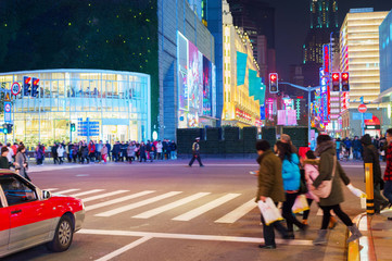 People on crossroad, Shanghai street