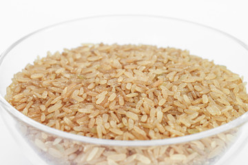 Reiskörner in einer Glasschale