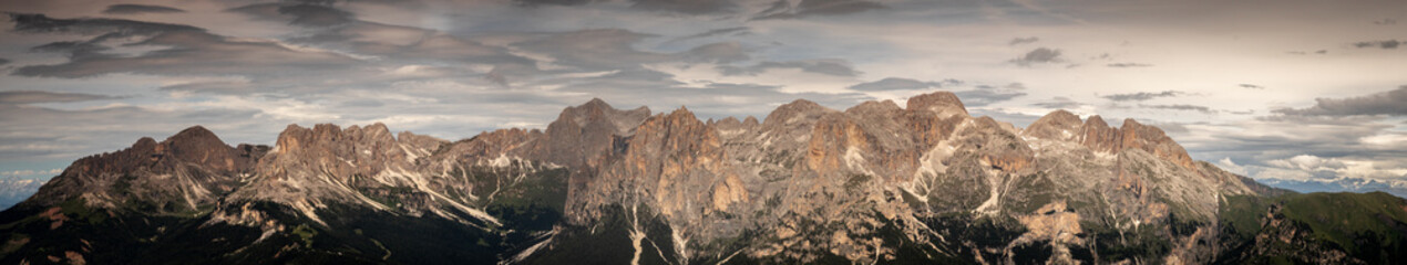 Fototapeta na wymiar panorama of the entire catinaccio (rosengarten) massif in dolomites alto adige south tyrol italy