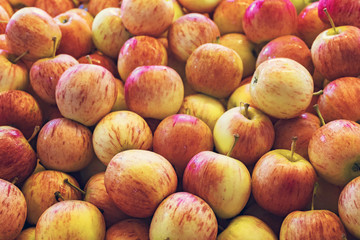 Fototapeta na wymiar Red apples display on fresh market