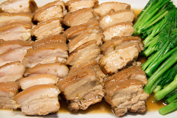 braised pork in soya sauce