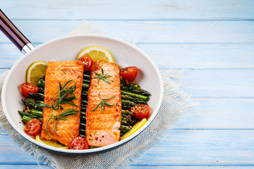 Grilled salmon and asparagus