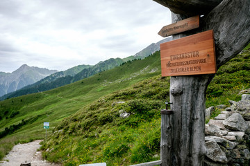 Wegweiser im Naturpark Zillertaler Alpen