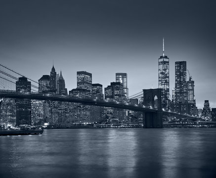 Panorama New York City at night © bluraz