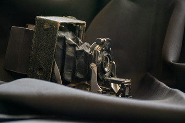 M&aacute;quina fotogr&aacute;fica antigua del abuelo