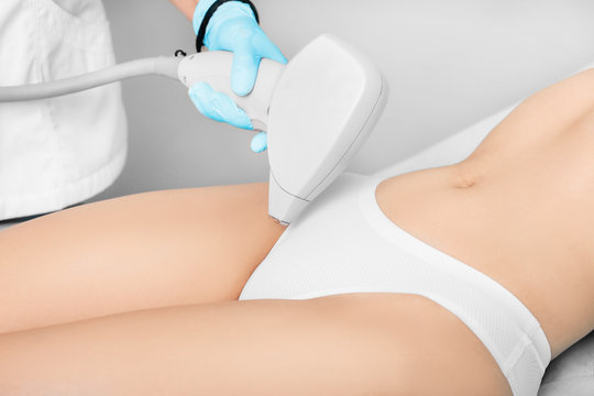 Как должна выглядеть зона бикини Bikini Laser Изображения: просматривайте стоковые фотографии, векторные изображе