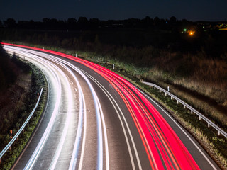 Langzeitbelichtung Datenautobahn Lichtzieher