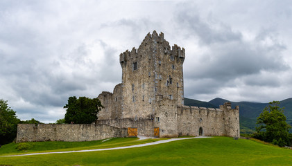 Fototapeta na wymiar Irish Castle Ruins