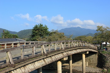 Fototapeta na wymiar 京都　嵐山　中之島橋と愛宕山