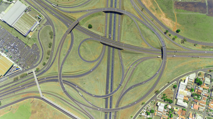 Obraz premium Flyover the complex road junction.
