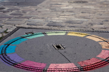 Trappe d'égout arc-en-ciel à Paris